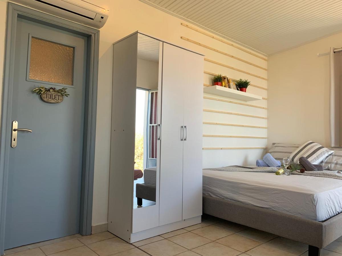 Вілла Olive Hill Private House Poros Town Екстер'єр фото
